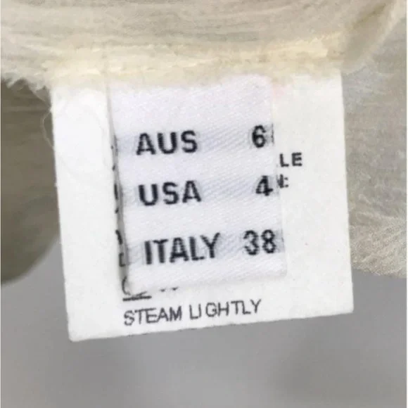 Easton Pearson Sheer Floral Lace Top with Black Trim 100% silk - Picture 3 of 4